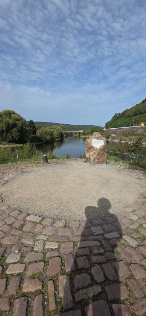 Der Platz am Weserstein, wo Werra und Fulda zur Weser werden – bevor AIRIS kam